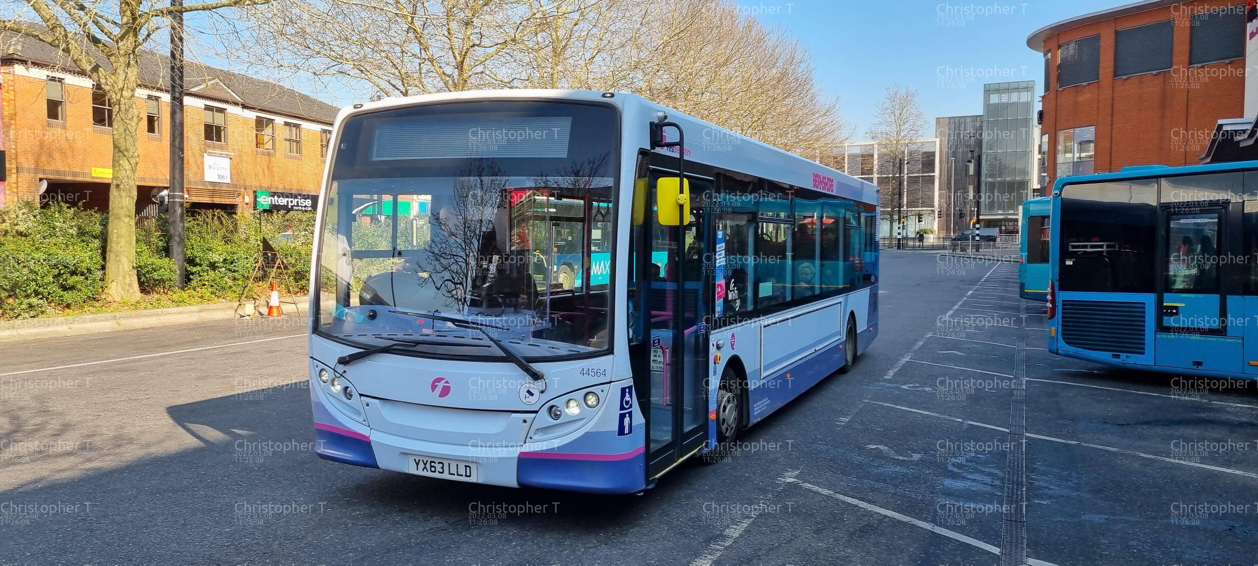 Picture of an ADL Enviro200 vehicle. Image credited to Christopher T.