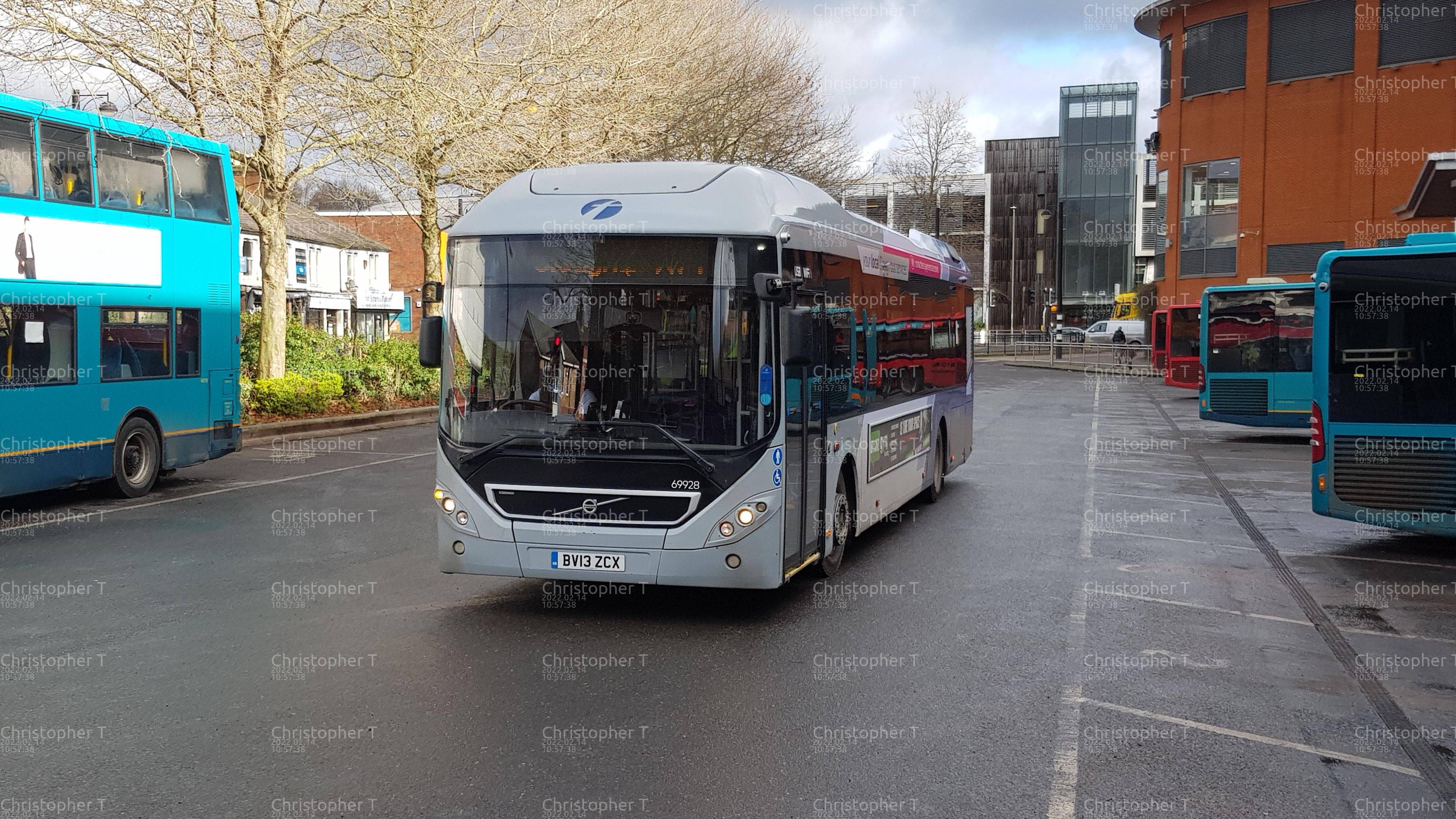 Picture of a Volvo 7900H vehicle,
